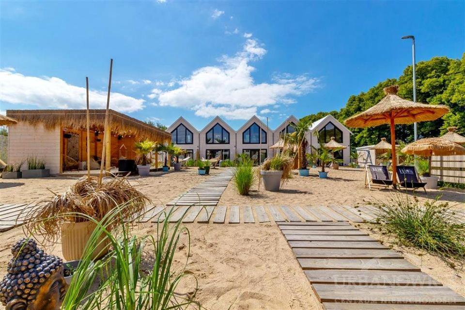 Lulu Holiday Resort Domki Z Podgrzewanym Basenem Mielno  Zewnętrze zdjęcie